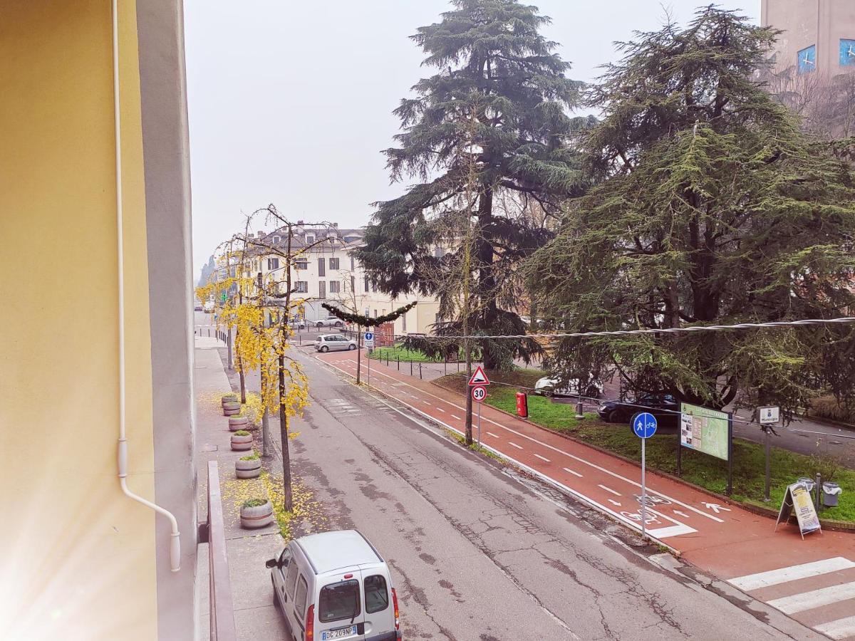 Ieo -Humanitas - Sunny House - Comodissimo Locate di Triulzi Luaran gambar